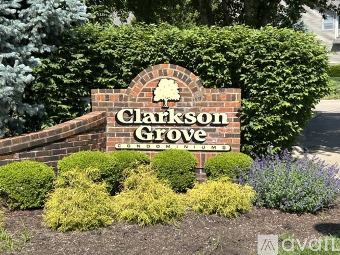 Condo for rent at 16252 Lea Oak Court, Chesterfield, MO 63017
