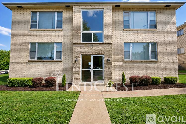 Apartment for rent at 7422 Gravois Ave #1A, St. Louis, MO 63123