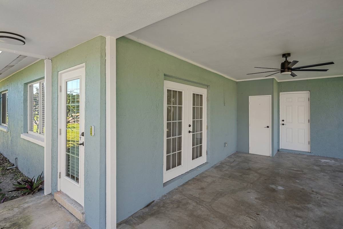 House for rent at 130 Lakeview Dr, Nokomis, FL 34275