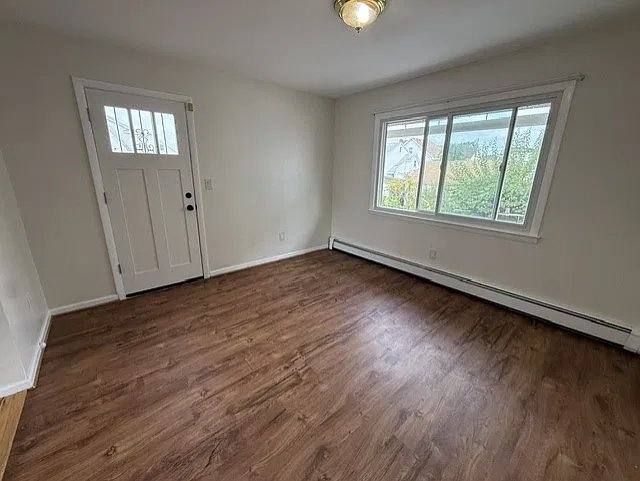 Townhouse for rent at 178 Wardwell St, Stamford, CT 06902