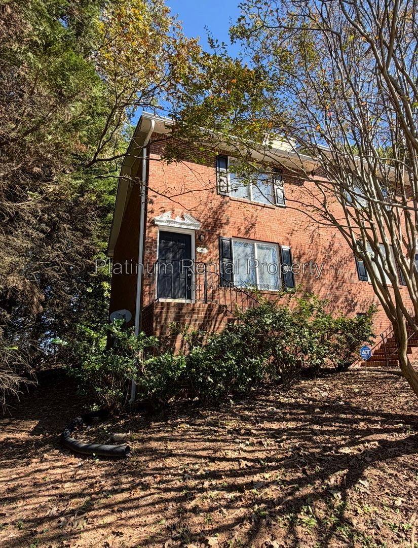 Apartment for rent at 3280 Highpoint Court, Snellville, GA 30078