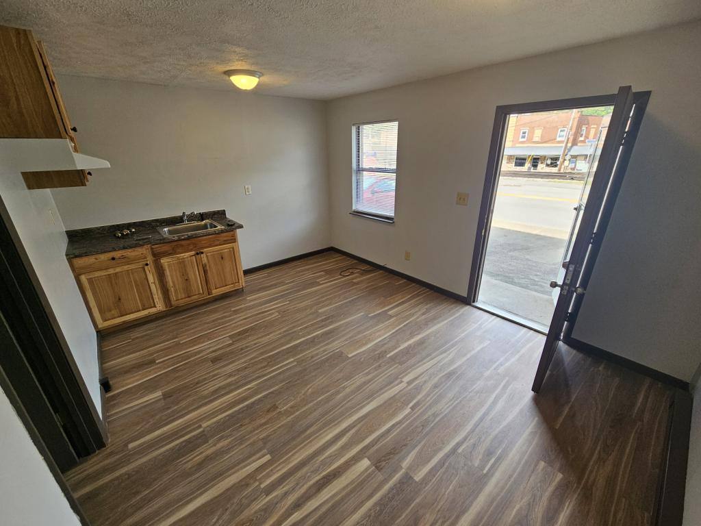Apartment for rent at 106 S Lee St #2, Montgomery, WV 25136
