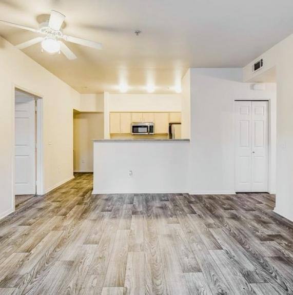 Sterling Pointe, 923 W University Ave, Flagstaff, AZ 86001 - Apartment for Rent