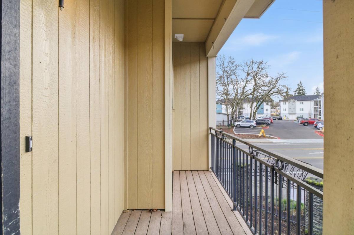Townhouse for rent at 8911 Gravelly Lake Dr SW, Lakewood, WA 98499