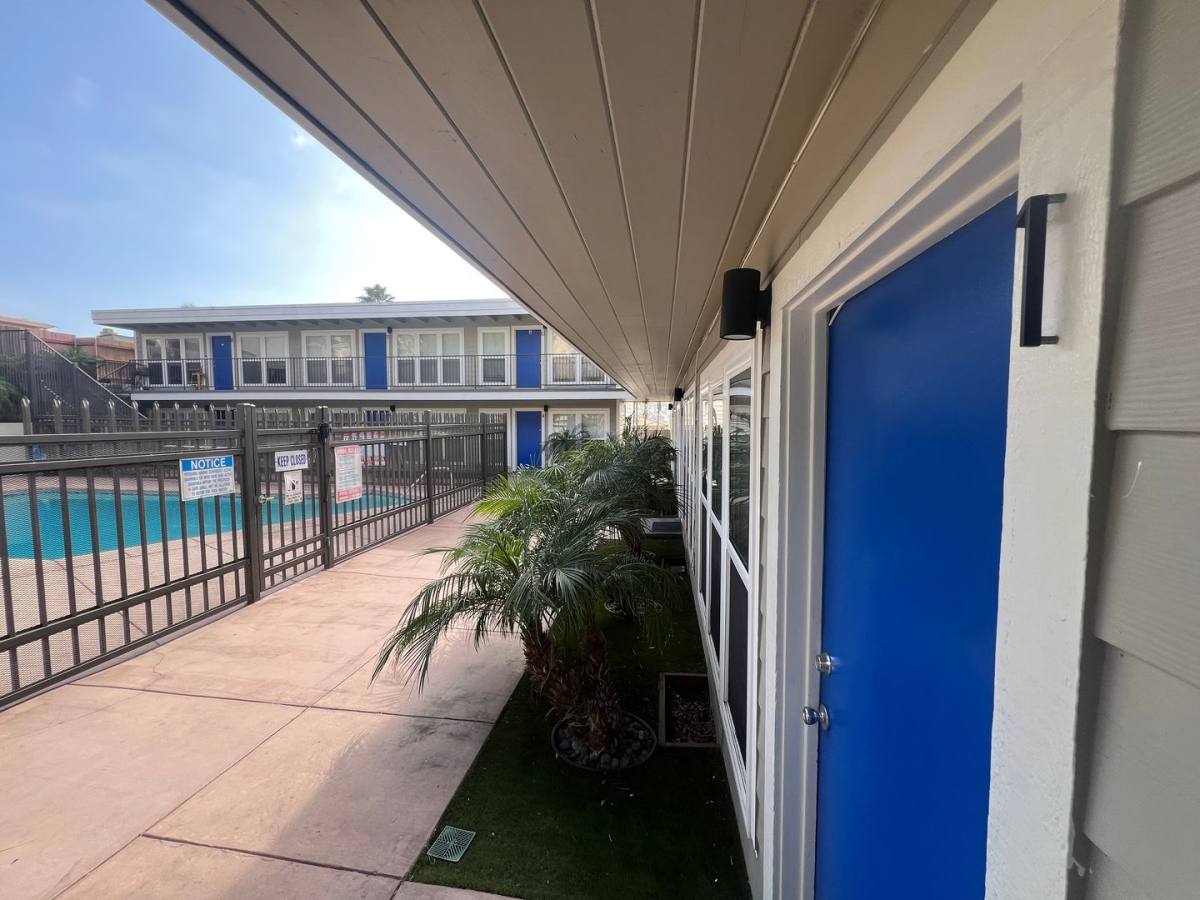 5747 Lauretta #5, San Diego, CA 92110 - Apartment for Rent - Image 2