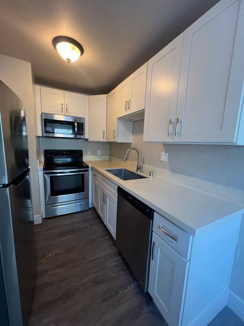 5747 Lauretta #5, San Diego, CA 92110 - Apartment for Rent - Image 3