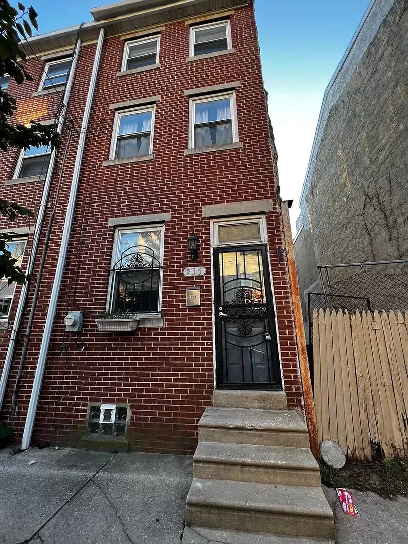 House for rent at 536 N 12th St, Philadelphia, PA 19123