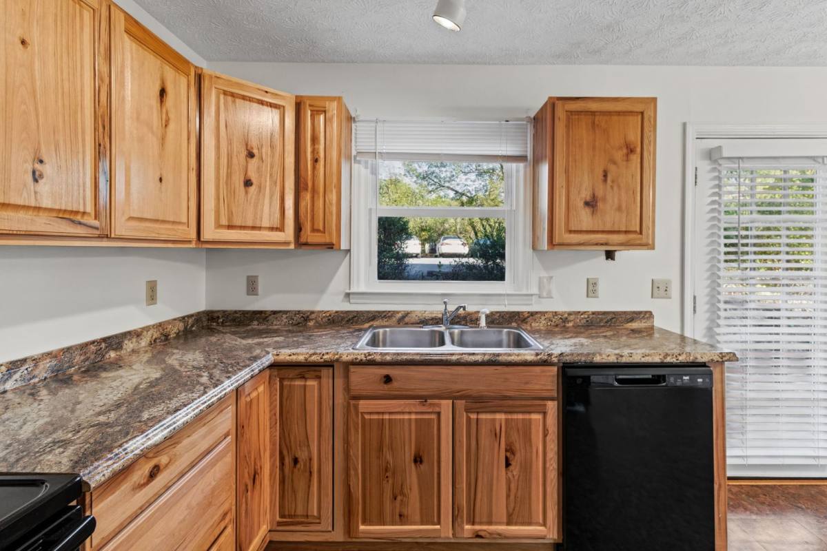 Townhouse for rent at 35 Hamburg, Weaverville, NC 28787