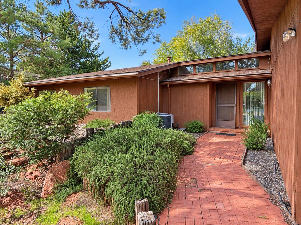35 Edgewood Circle, Sedona, AZ 86336 - House for Rent - Image 2