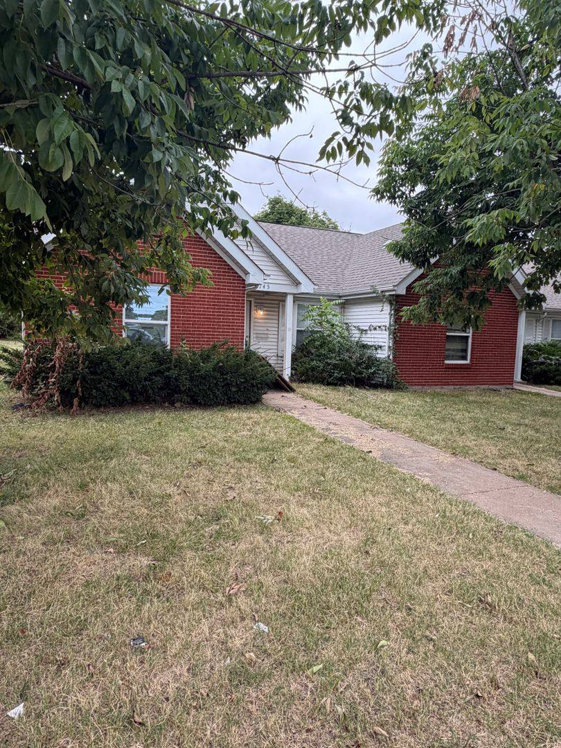 Apartment for rent at 3736-3744 N Market & 3737 -3745 Garfield, St. Louis, MO 63113