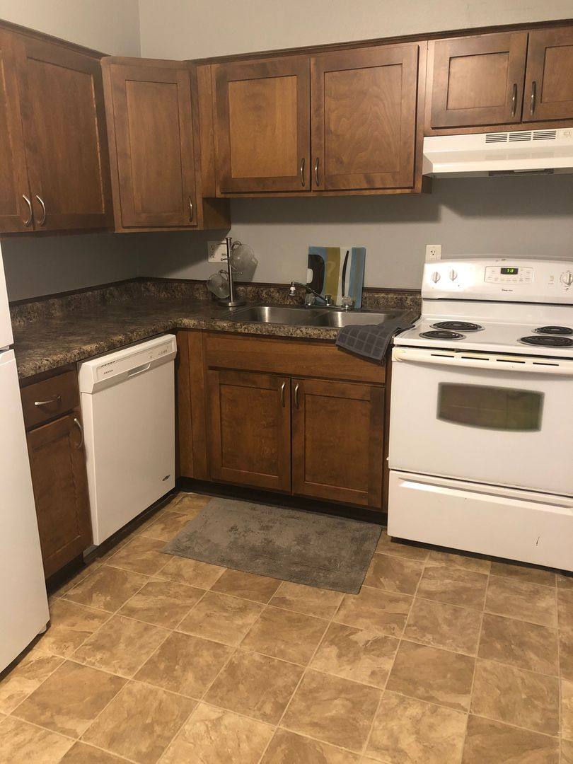 Apartment for rent at Robinwood, 285 Robins Rd, Hiawatha, IA 52233