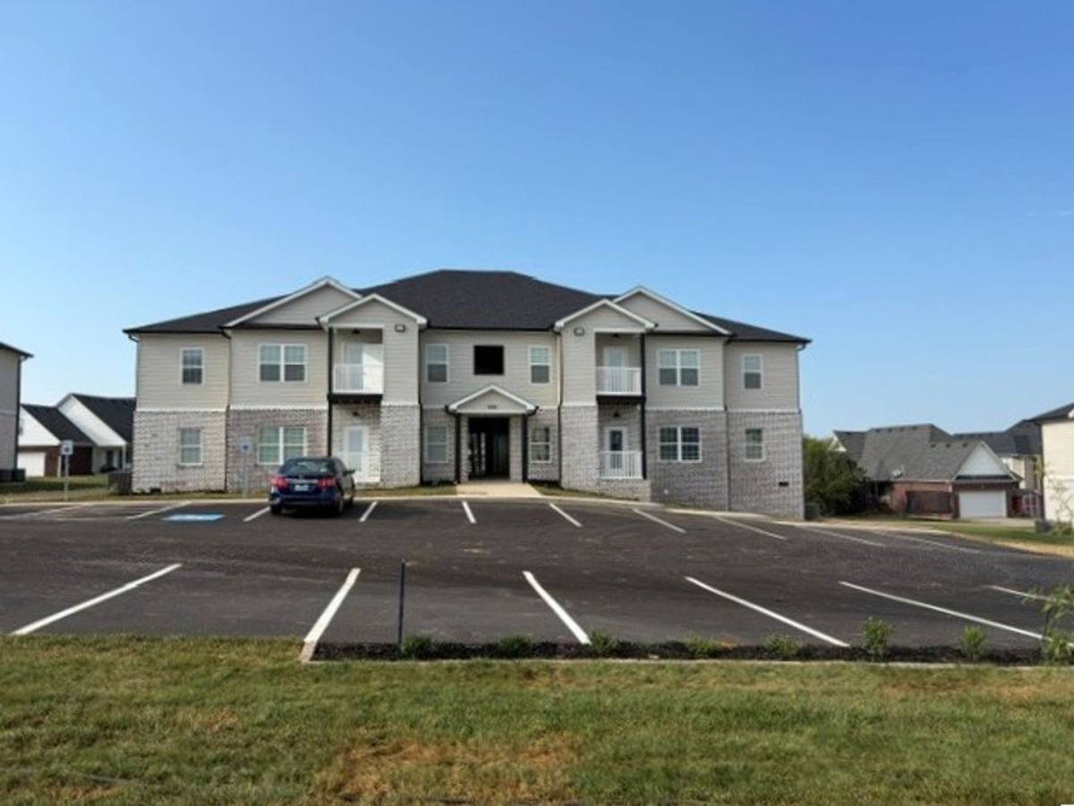 308 Hillview Mills #114, Bowling Green, KY 42101 - Apartment for Rent - Image 1
