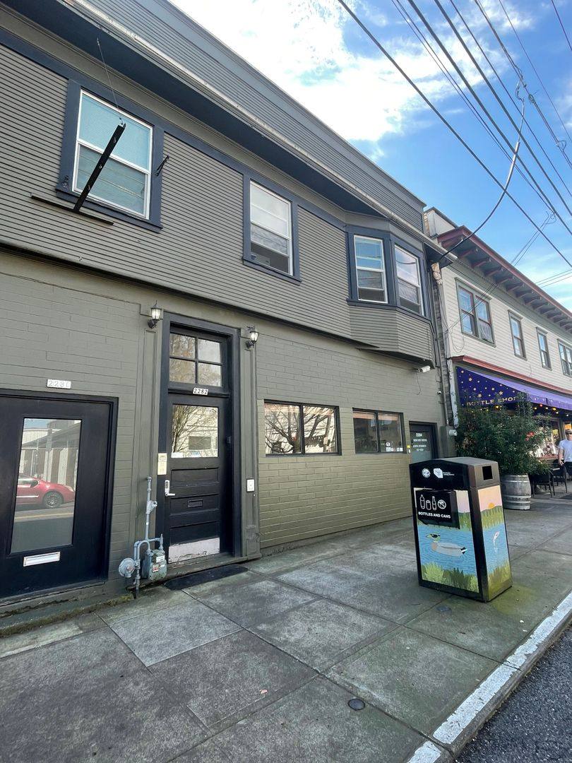 Apartment for rent at Bon Air, 2282 NW Thurman, Portland, OR 97210