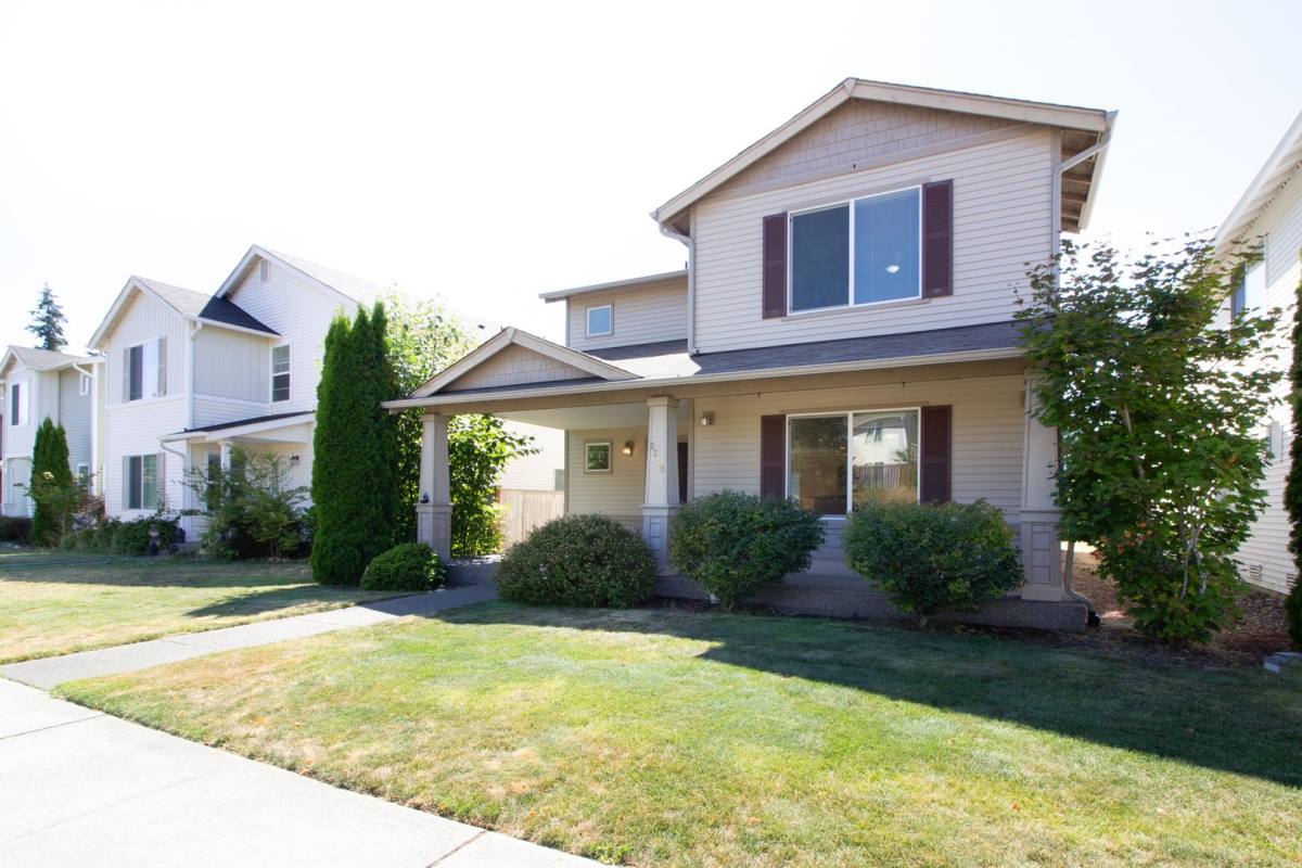 3240 Hoffman Hill Blvd, Dupont, WA 98327 - House for Rent - Image 3
