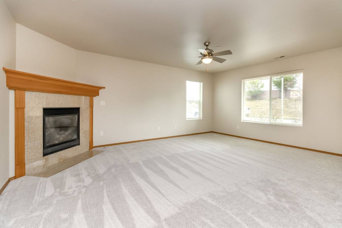 3240 Hoffman Hill Blvd, Dupont, WA 98327 - House for Rent - Image 9