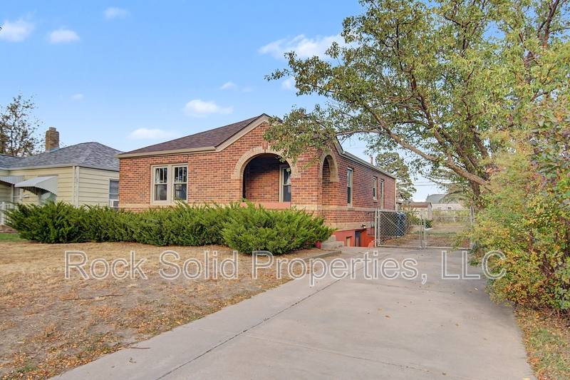3313 Hynds Blvd, Cheyenne, WY 82001 - House for Rent - Image 2
