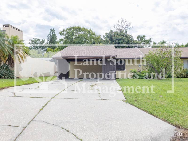 House for rent at 331 Lake Harris Dr, Lakeland, FL 33813