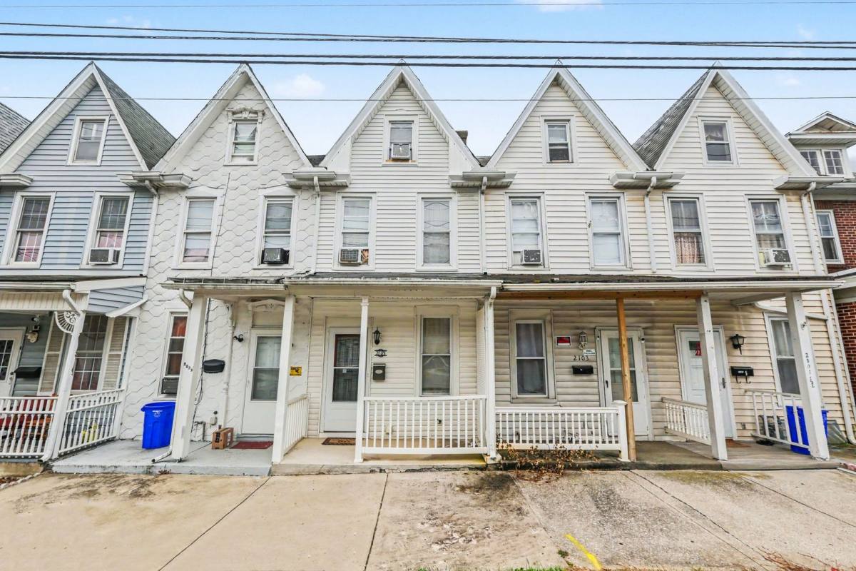 House for rent at 2105 Greenwood St, Harrisburg, PA 17104