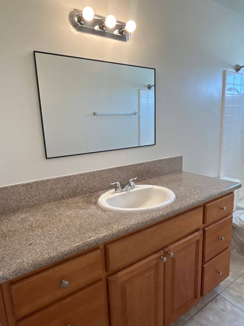 1165 Thompson Ave, Glendale, CA 91201 - Apartment for Rent - Image 10