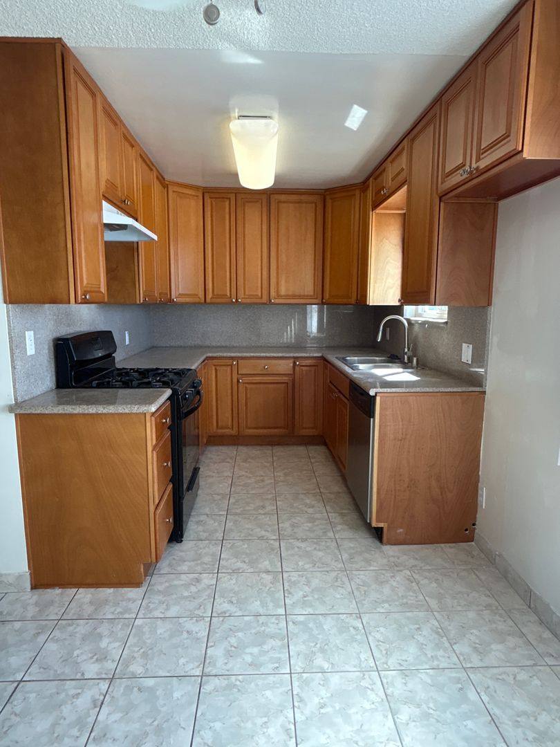 1165 Thompson Ave, Glendale, CA 91201 - Apartment for Rent - Image 6