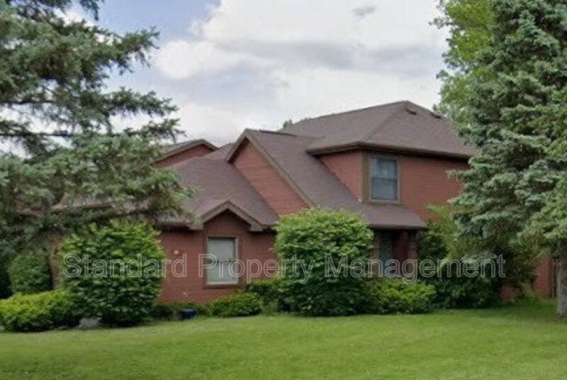 Townhouse for rent at 71 Broxbourne Dr, Fairport, NY 14450