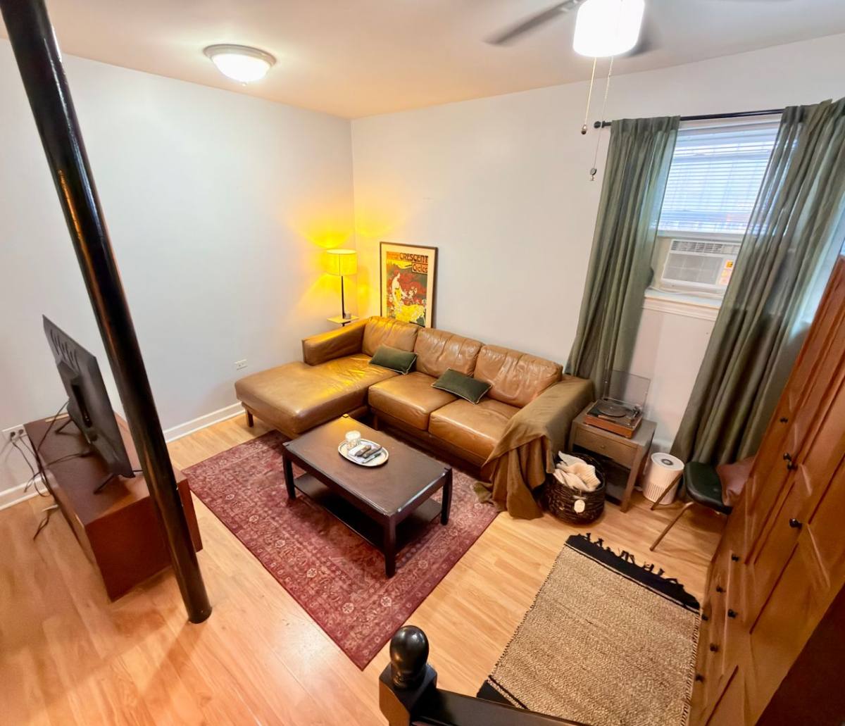 Apartment for rent at 4400 N Winchester Ave, Chicago, IL 60640