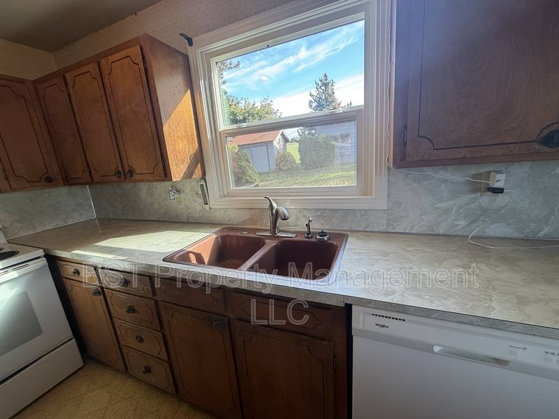 2678 Drift Creek Rd NE, Silverton, OR 97381 - House for Rent - Image 9