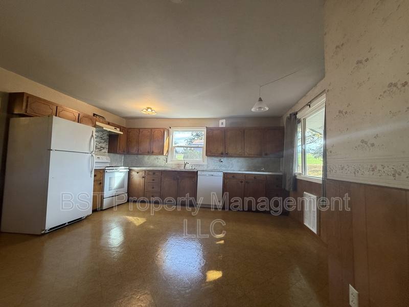2678 Drift Creek Rd NE, Silverton, OR 97381 - House for Rent - Image 6