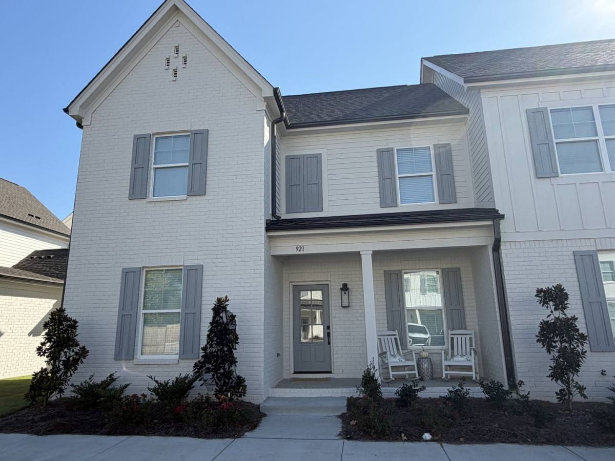 Townhouse for rent at 921 Benton Court, Oxford, MS 38655