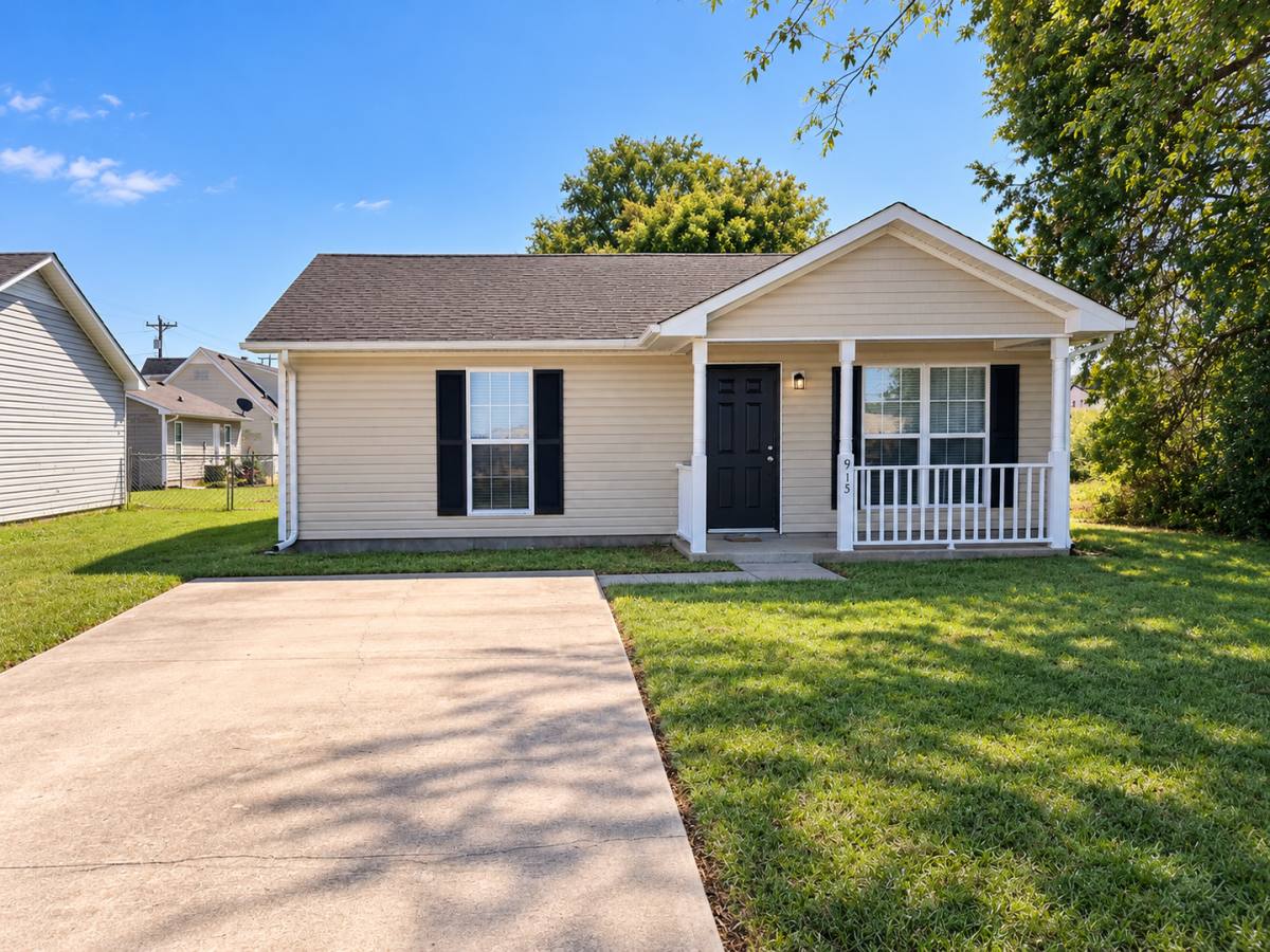 House for rent at 915 Stateline Rd, Oak Grove, KY 42262