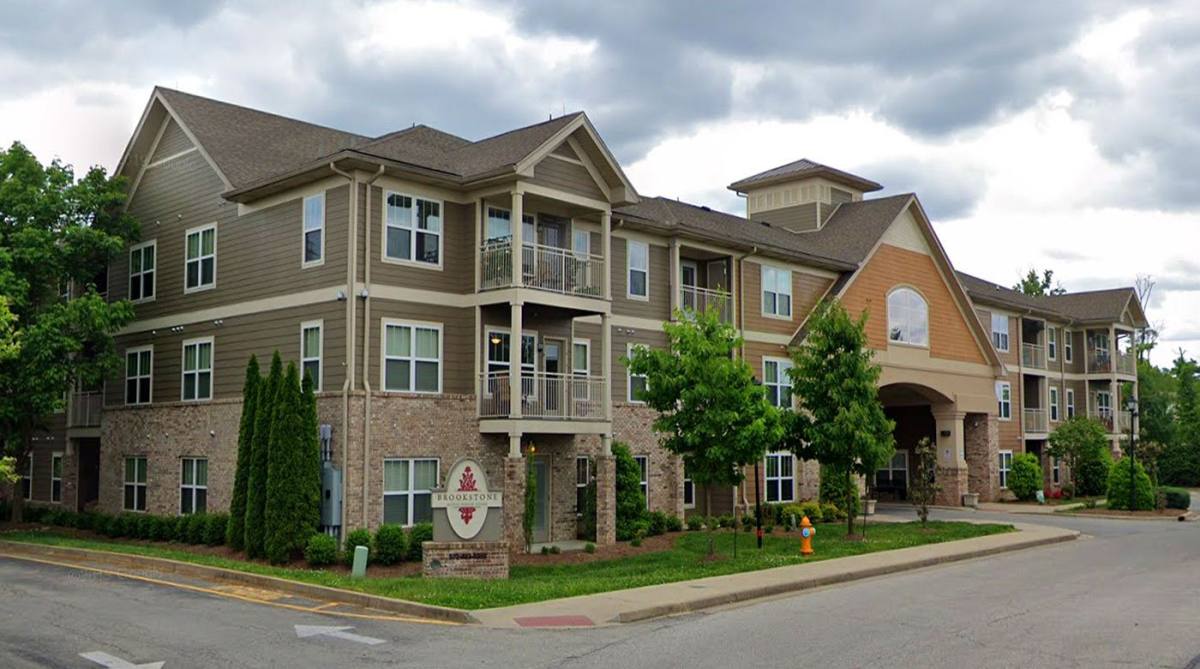 2821 Biggin Hill Court, Louisville, KY 40220 - Apartment for Rent - Image 2