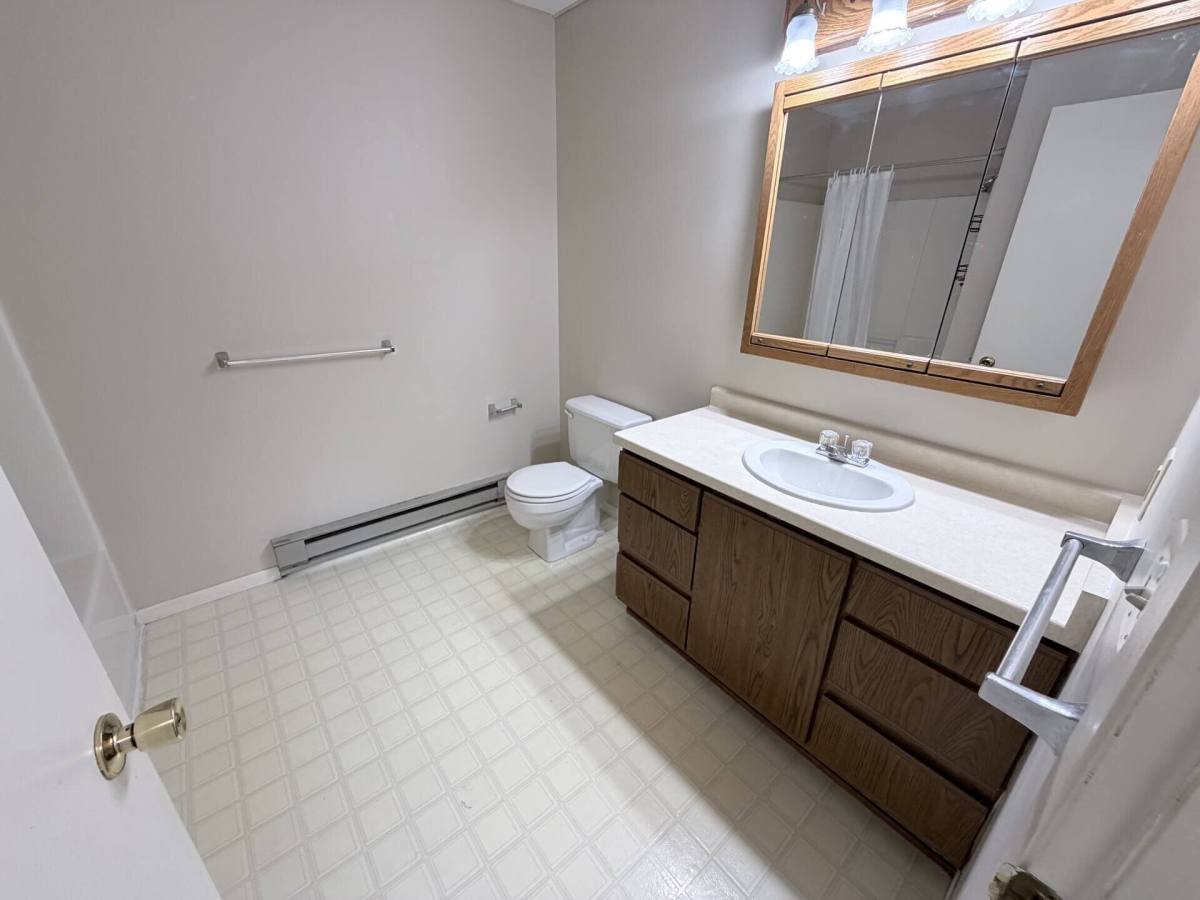 1819 N 21st St #E, Superior, WI 54880 - Apartment for Rent - Image 9