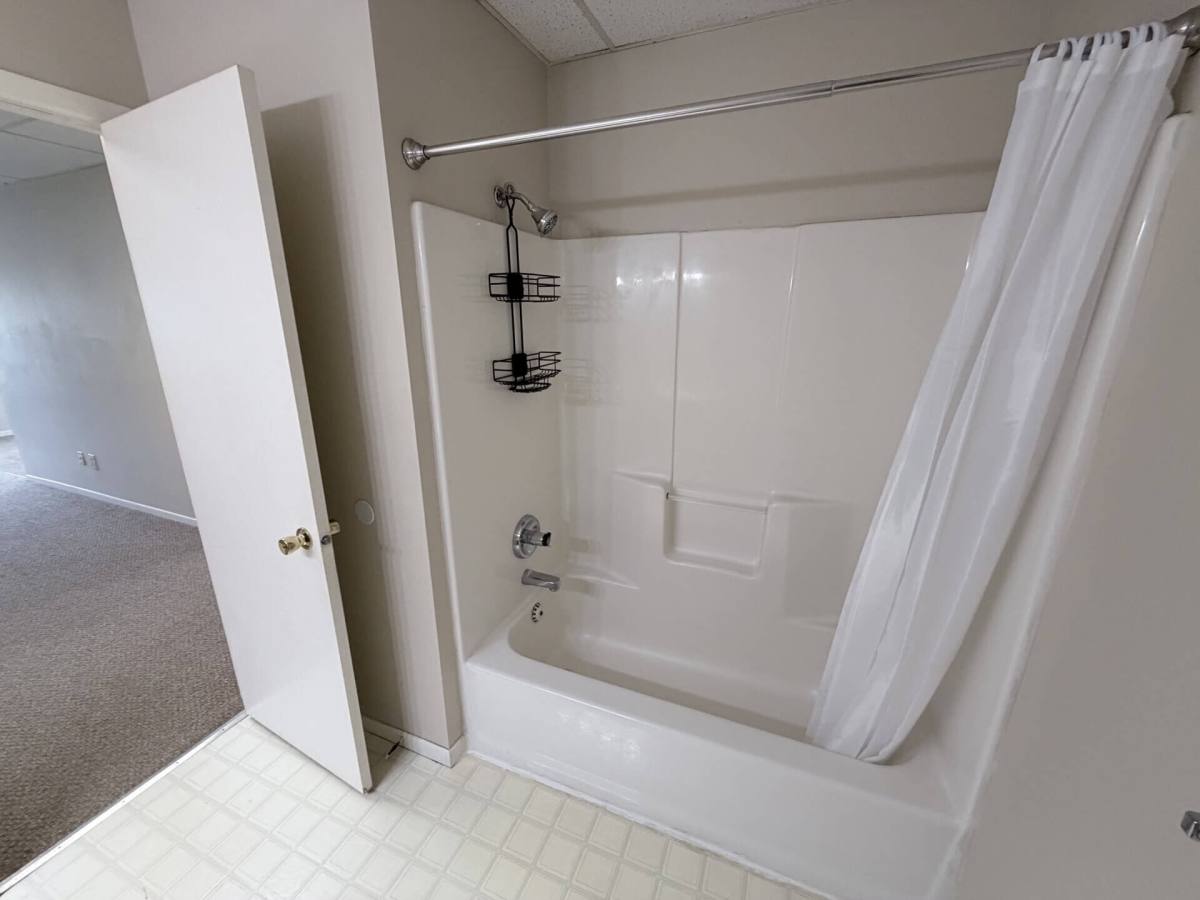 1819 N 21st St #E, Superior, WI 54880 - Apartment for Rent - Image 10