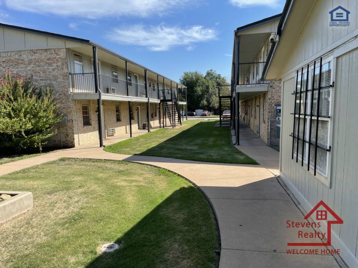 Apartment for rent at 1502 NW Kingsbury Ave #2, Lawton, OK 73507