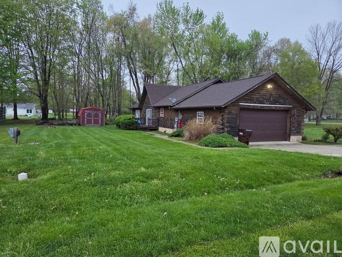 House for rent at 6969 Chari Dr, Hillsboro, OH 45133