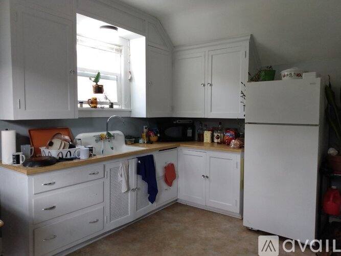 112 S 5th St, Upper Unit, Mankato, MN 56001 - Apartment for Rent - Image 5