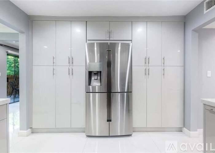 635 E Elmwood Ave #106, Burbank, CA 91501 - Condo for Rent - Image 4