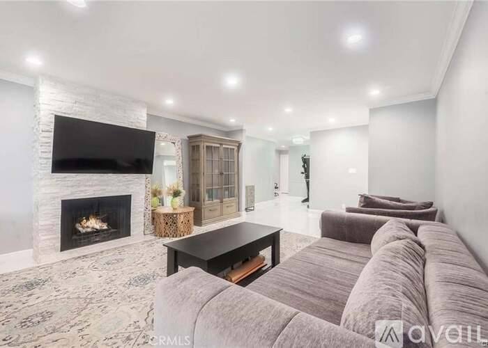 635 E Elmwood Ave #106, Burbank, CA 91501 - Condo for Rent - Image 1