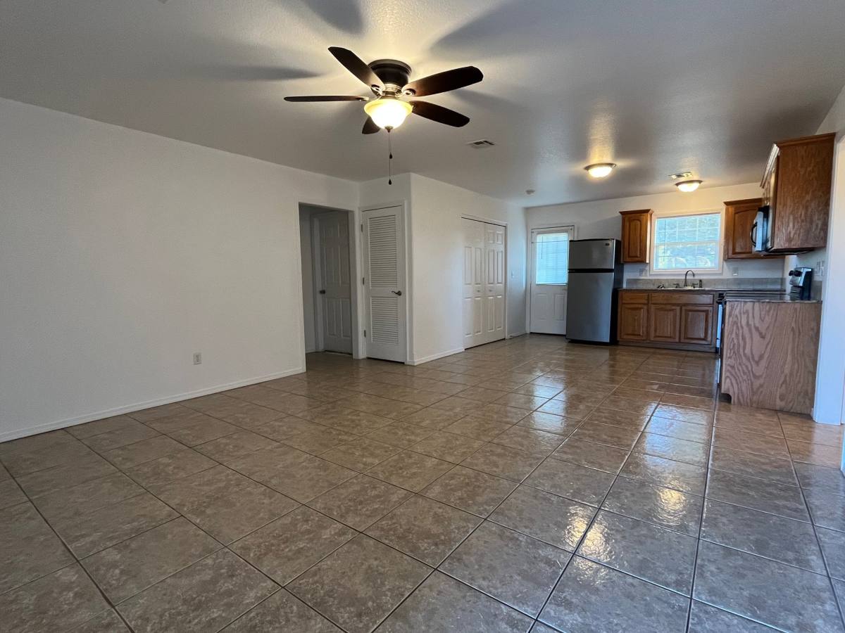 63011 E 285 Court #B, Grove, OK 74344 - Apartment for Rent