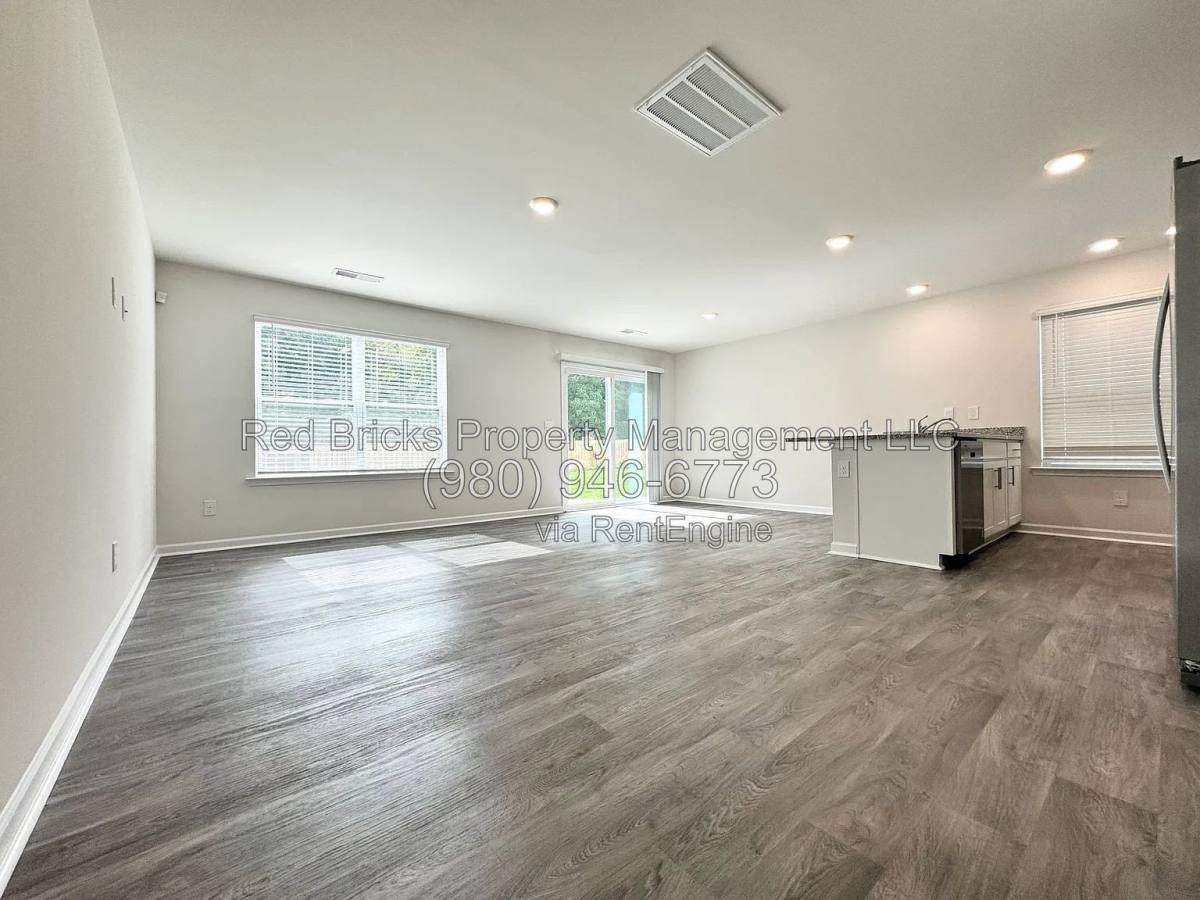 Townhouse for rent at 4143 Lurelin Lane, Charlotte, NC 28262