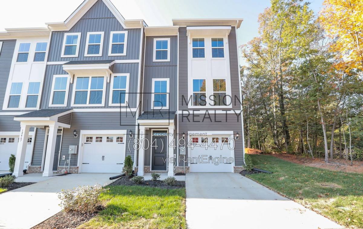 Townhouse for rent at 12469 Gaytoncrest Lane, Henrico, VA 23233