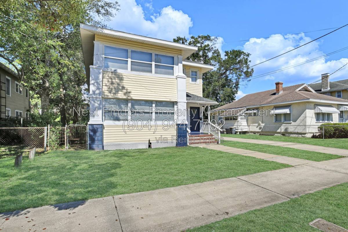 Apartment for rent at 3539 Mayflower St, Jacksonville, FL 32205