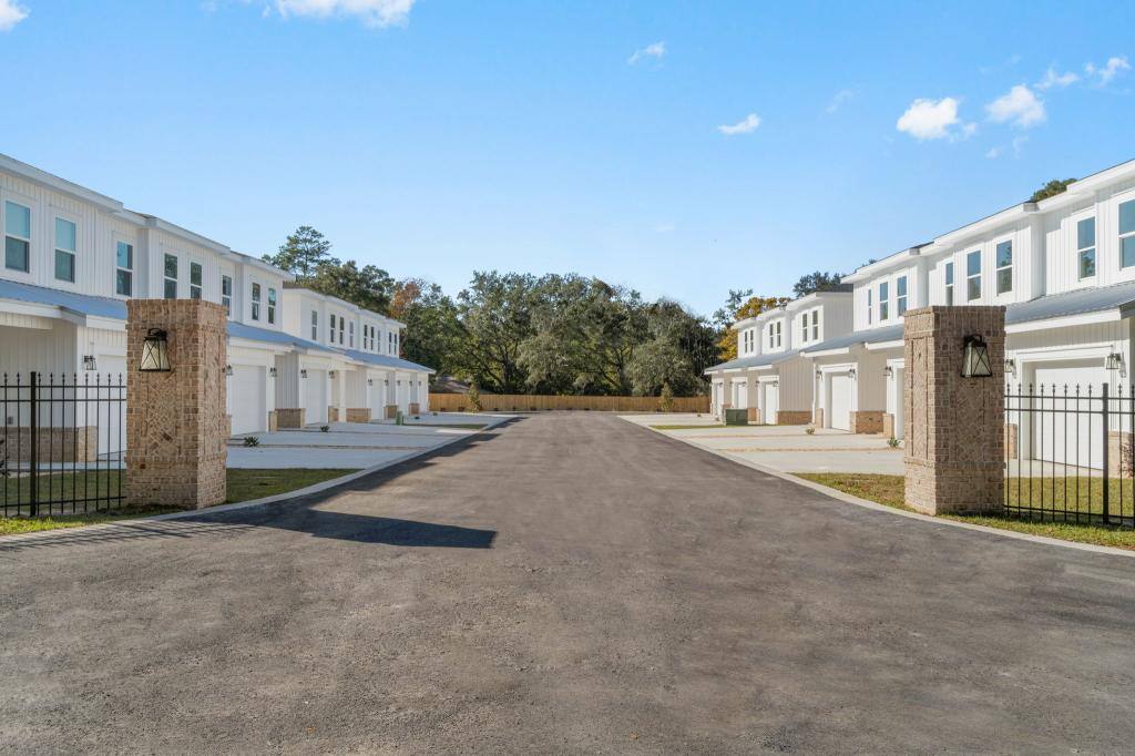 Townhouse for rent at 525 Hill Lane, Niceville, FL 32578