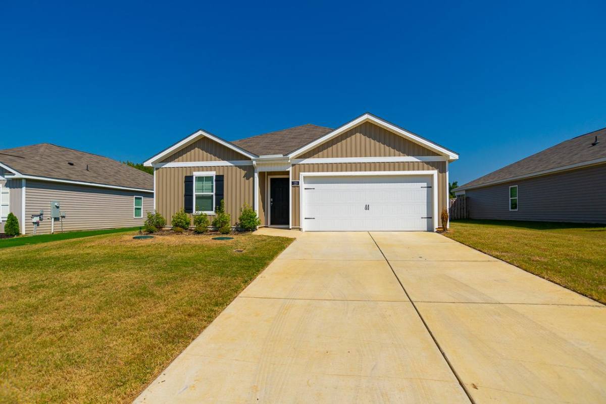 House for rent at 123 Trestle Point Dr, Harvest, AL 35749