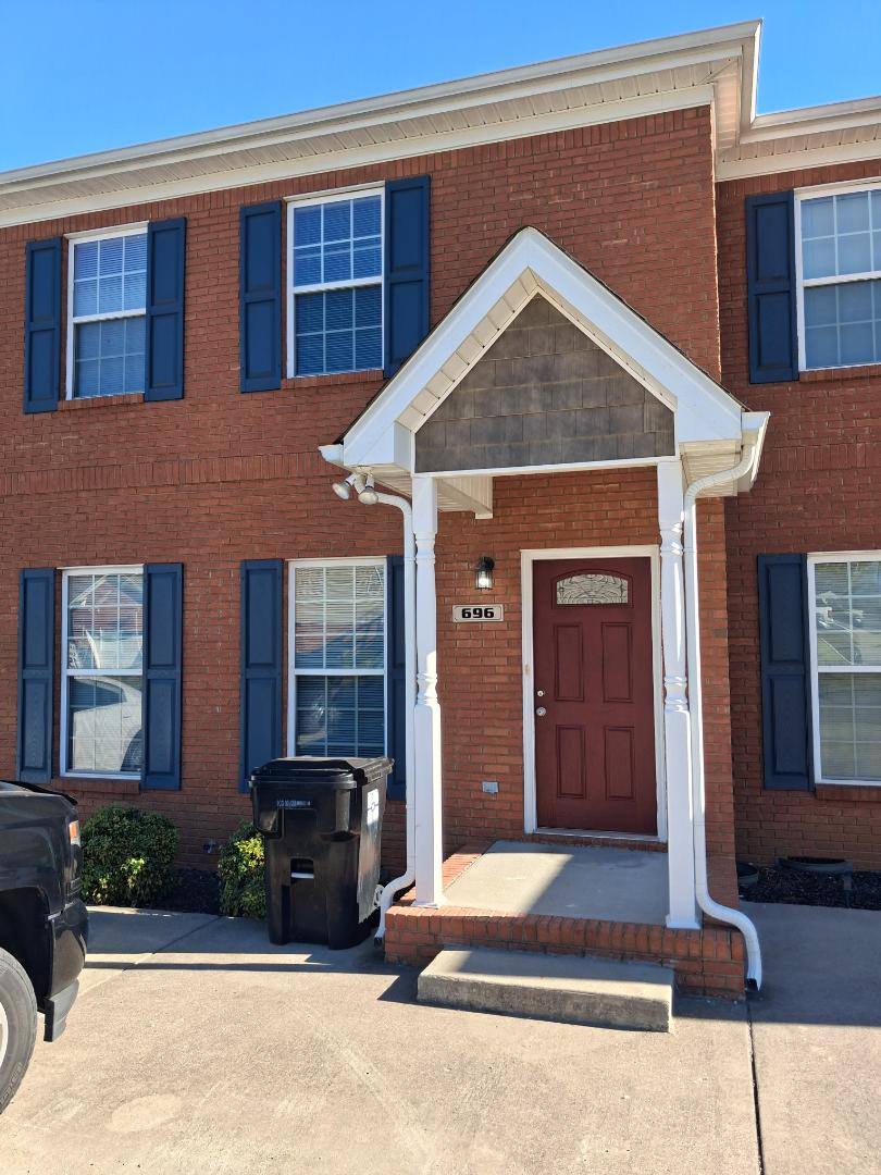 Townhouse for rent at 696 Pebble Stone Court, Columbia, TN 38401