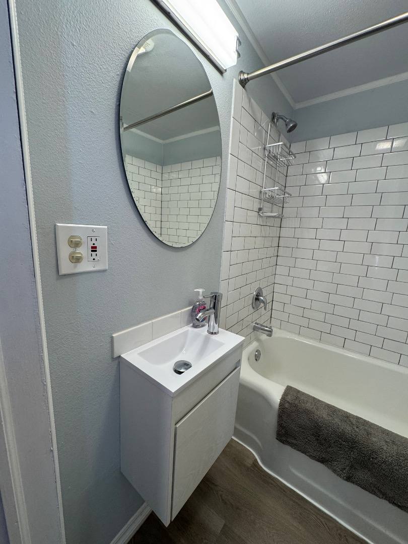 701 W Elm #A, Winslow, AZ 86047 - Apartment for Rent - Image 2