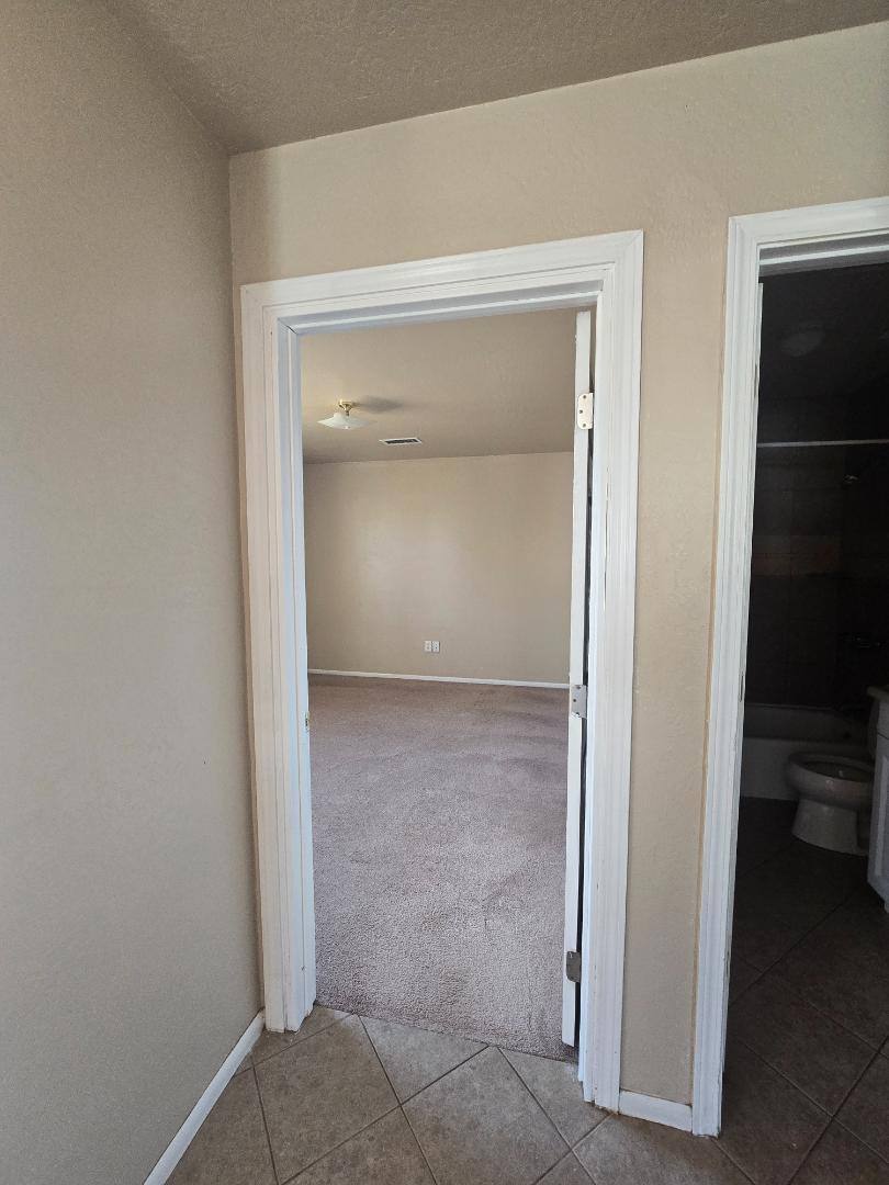 606 N Apache #B, Winslow, AZ 86047 - Apartment for Rent - Image 3