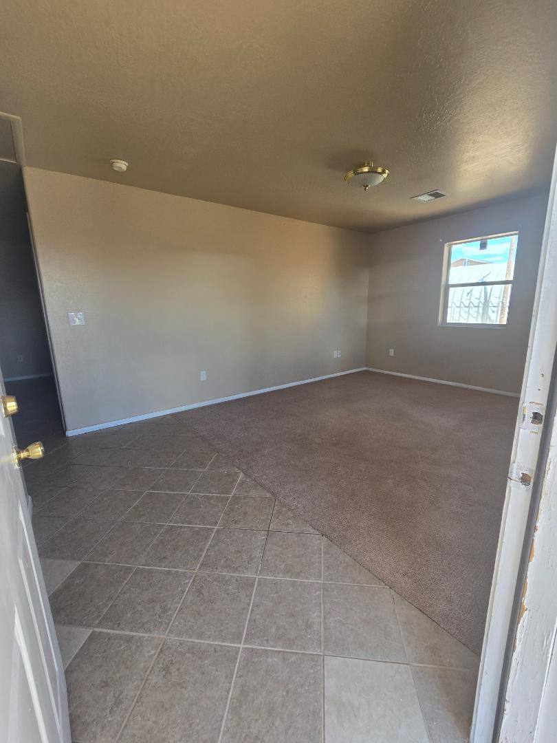 606 N Apache #B, Winslow, AZ 86047 - Apartment for Rent - Image 2