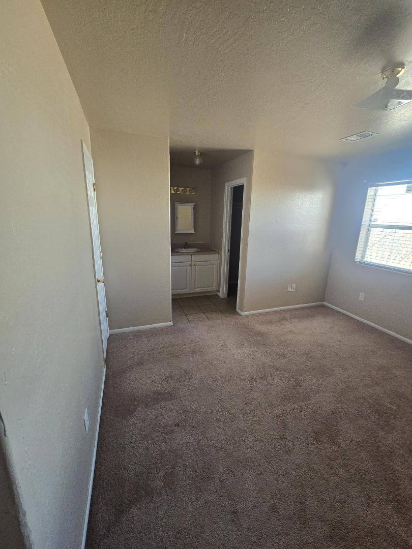 606 N Apache #B, Winslow, AZ 86047 - Apartment for Rent - Image 10