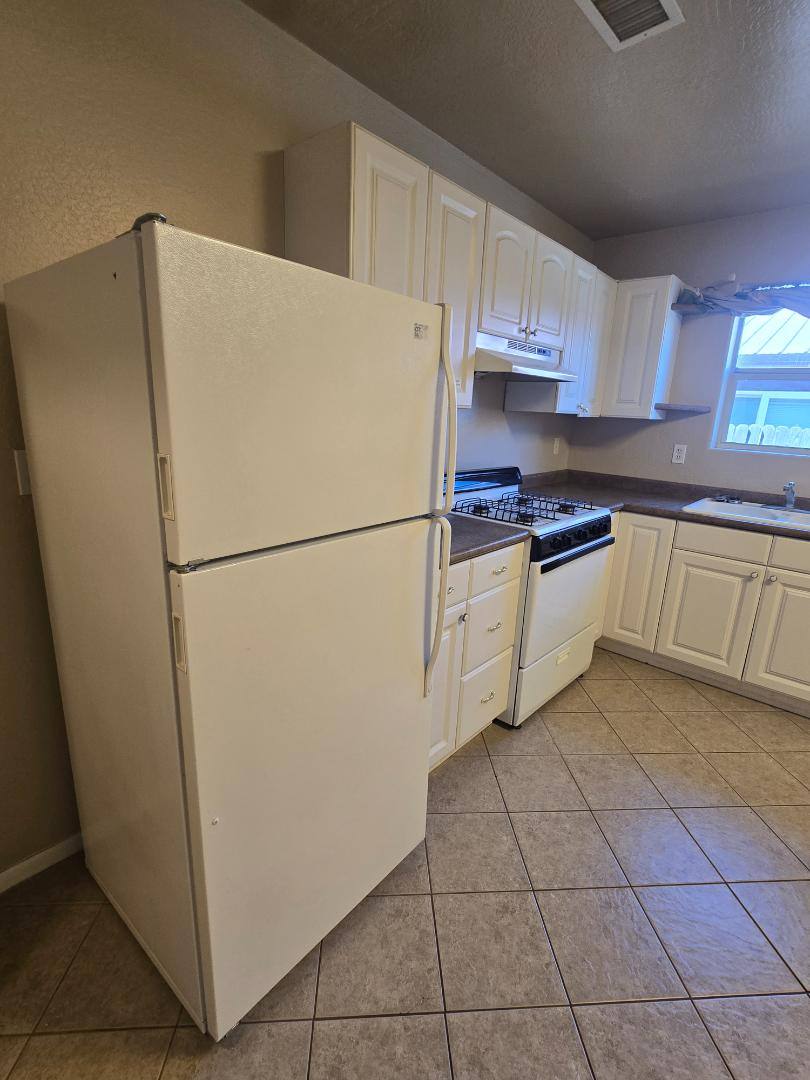 606 N Apache #B, Winslow, AZ 86047 - Apartment for Rent - Image 16